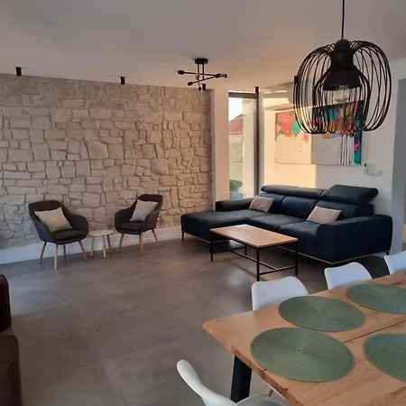 فيلة Luxury With A Swimming Pool Petrcane, Zadar - 22839